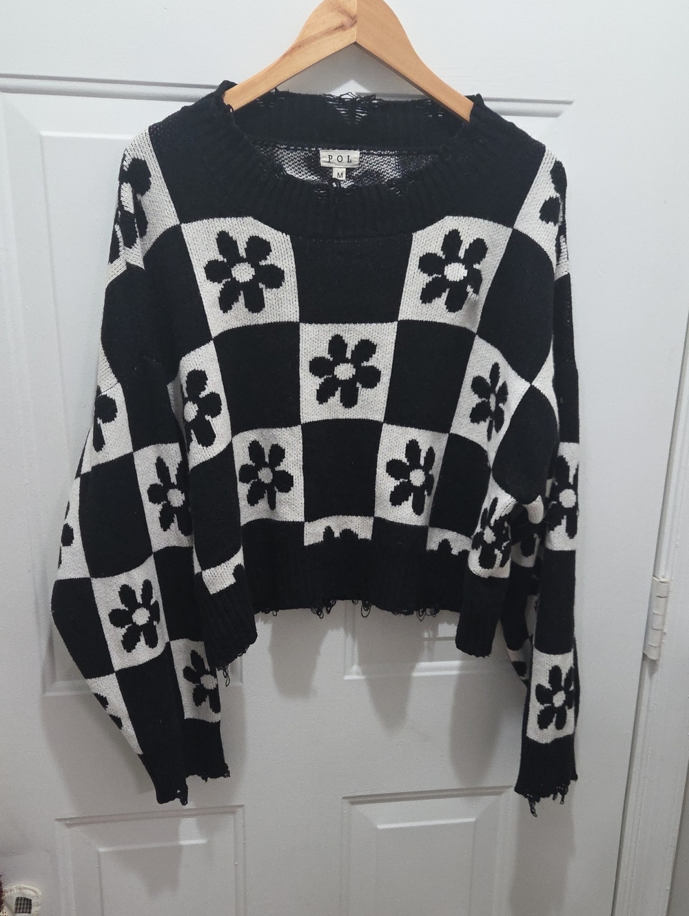 POL Black & White Checker Floral Cropped Sweater M